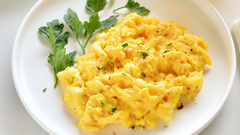 Classic_Scrambled_Eggs