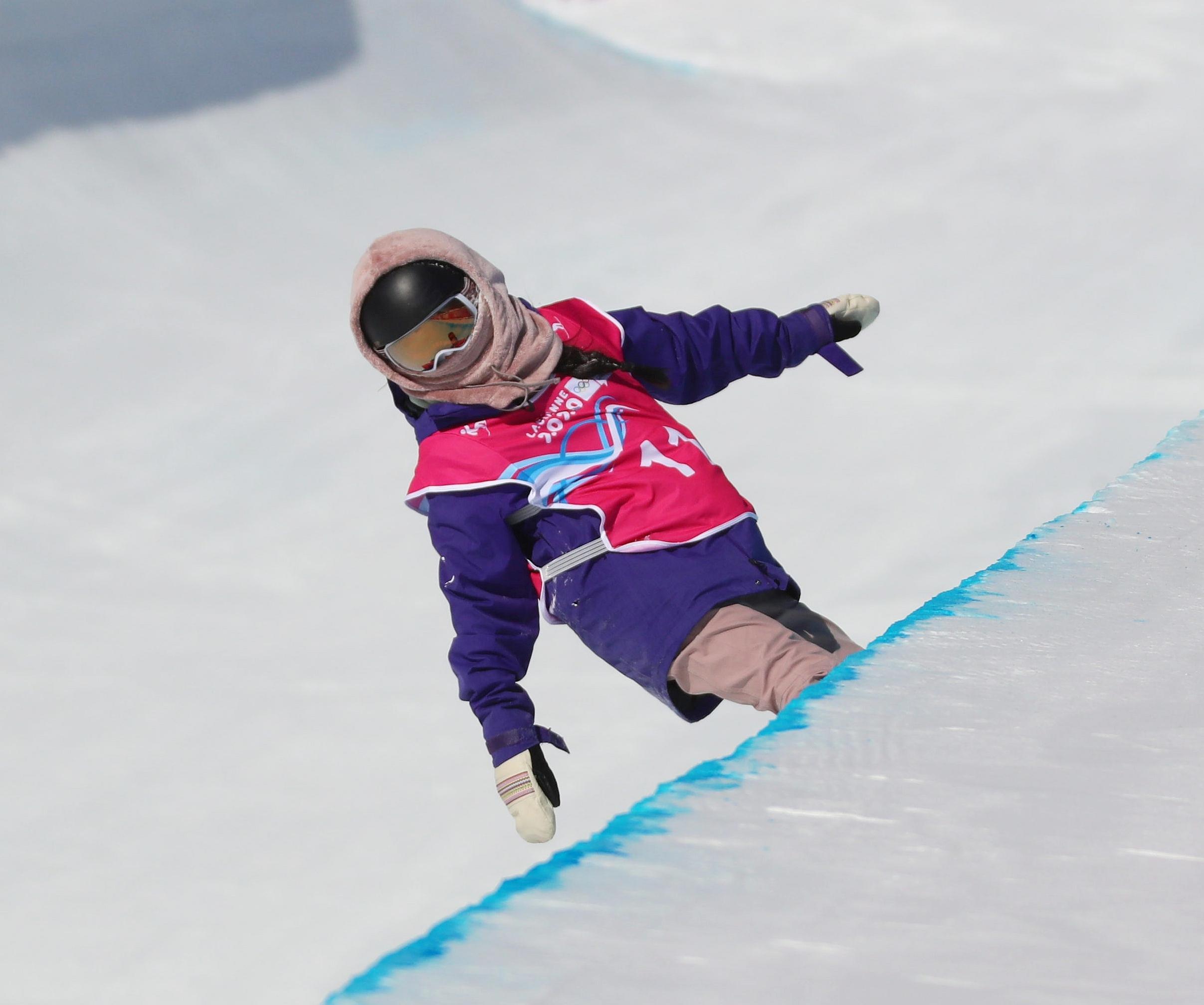 Halfpipe_Snowboarding