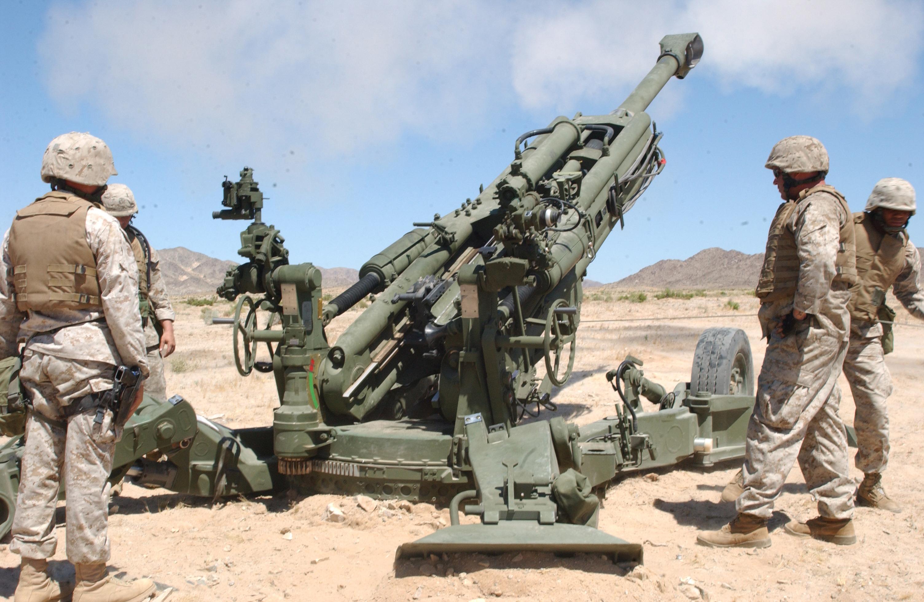 Howitzer_eg_M777