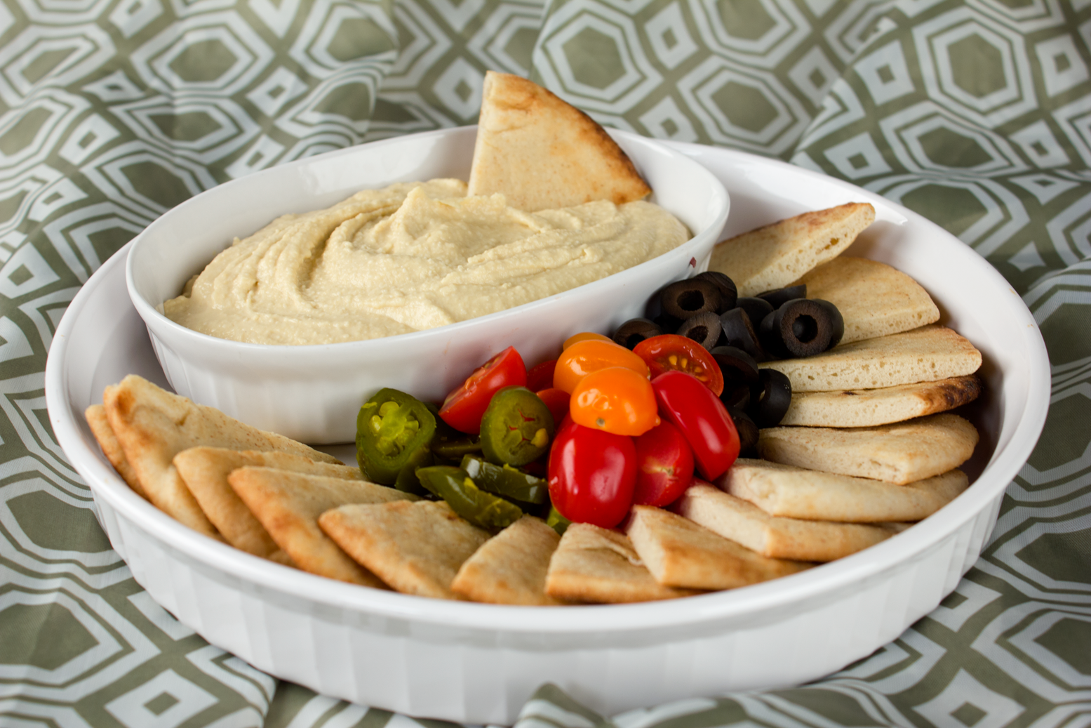 Hummus_and_Pita_Chips