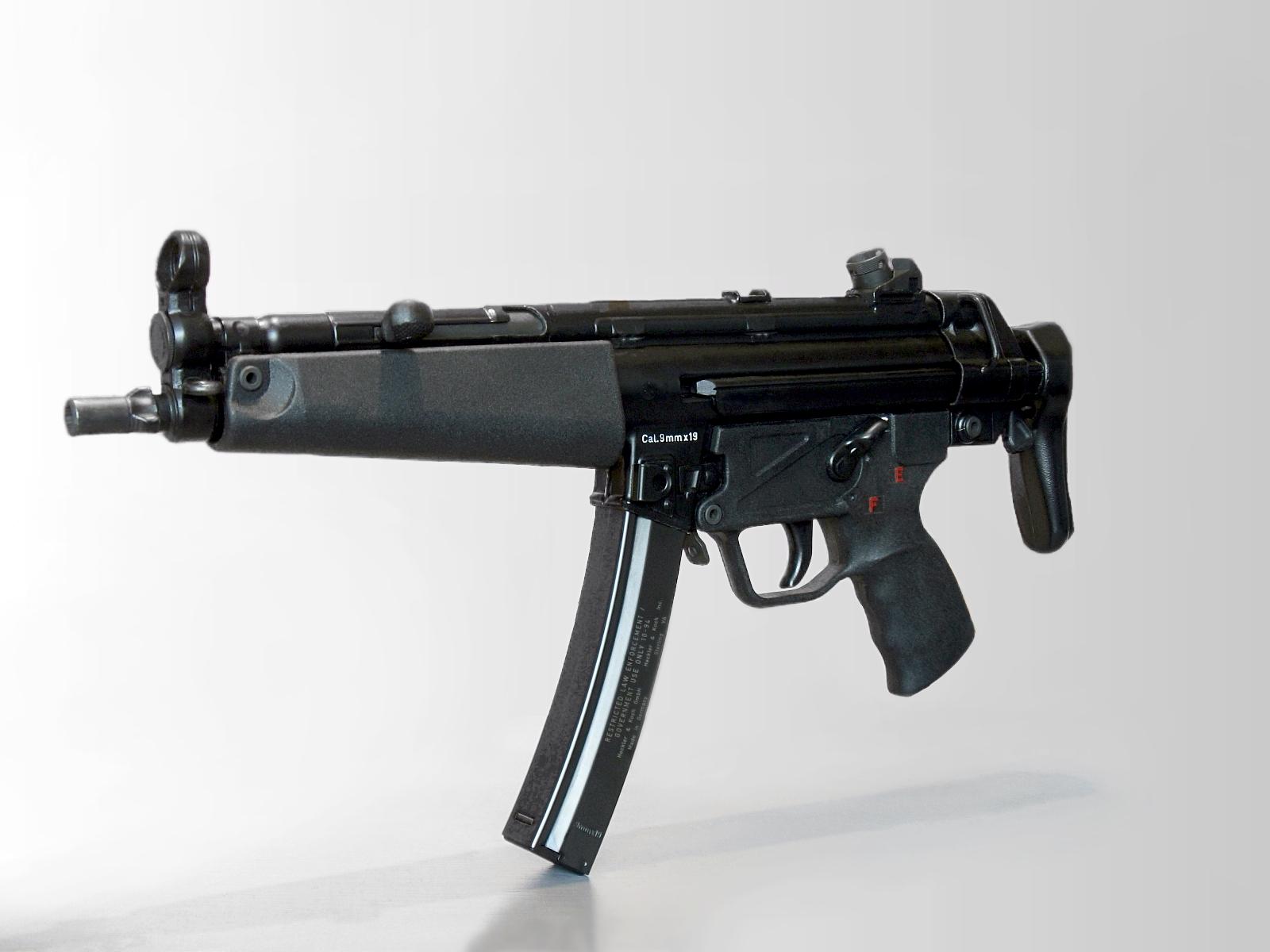 Submachine_Gun_eg_Heckler__Koch_MP5