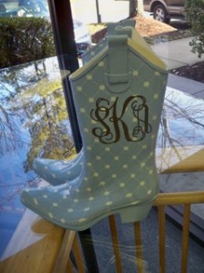 K & K Designs has these magical boots. Oh yes, I'm getting these.