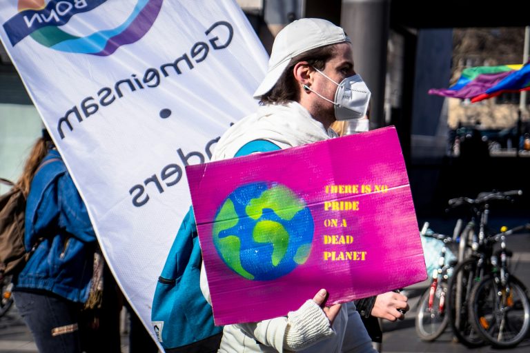 How to Go Green in College: How Students Parents Can Lead the Way in Eco-Friendly Learning
