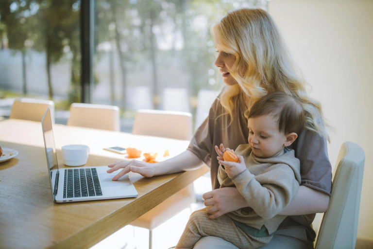 Easy Side Hustle Ideas for Stay-at-Home Moms