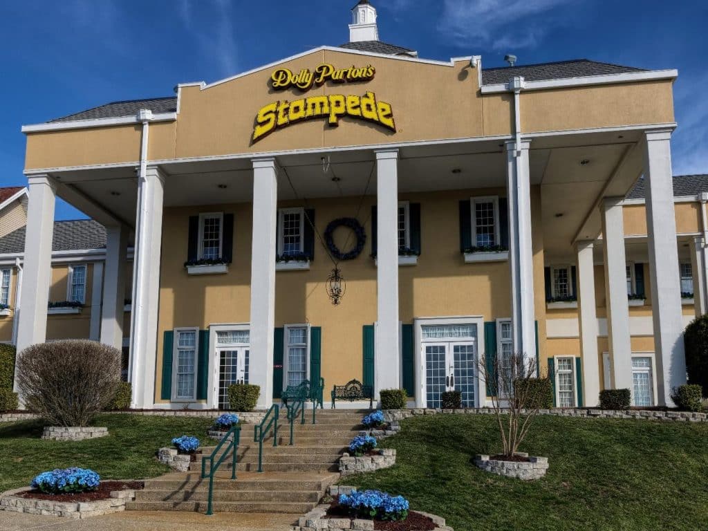 Exploring the Ozark Mountain Region on Your Vacation