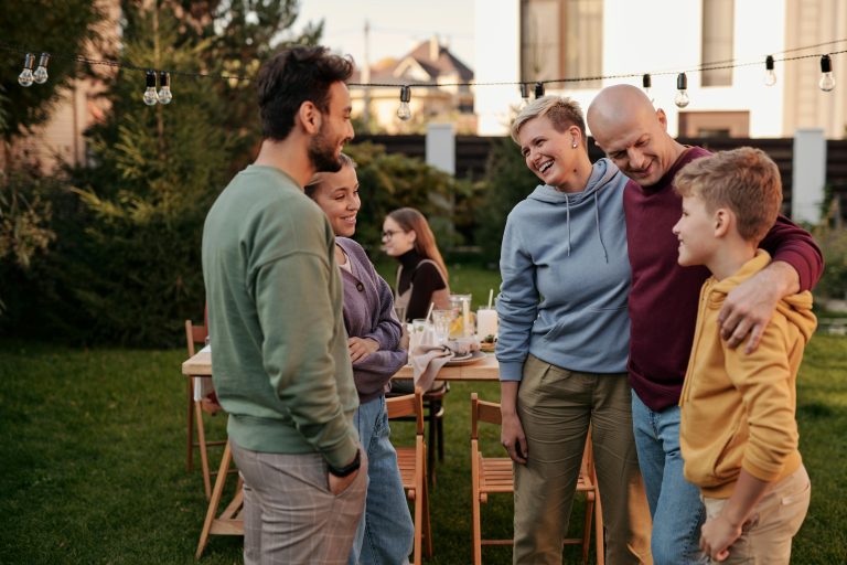 How to Choose the Perfect Custom Clothing for Family Events