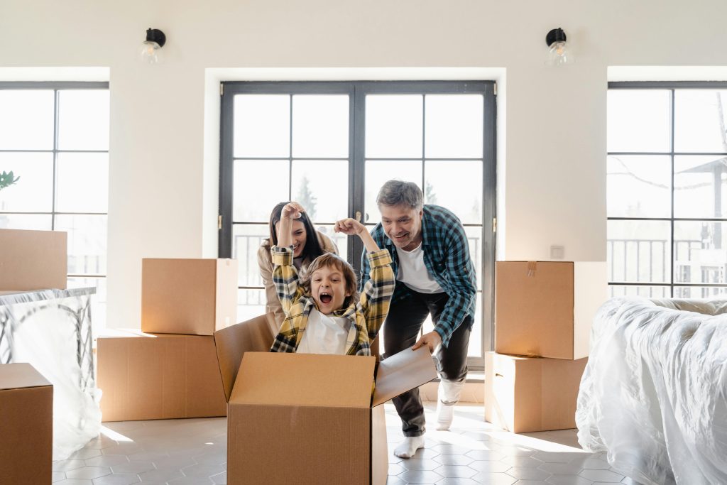 How to Plan a Stress-Free Move with Kids: Tips for Organized Parents