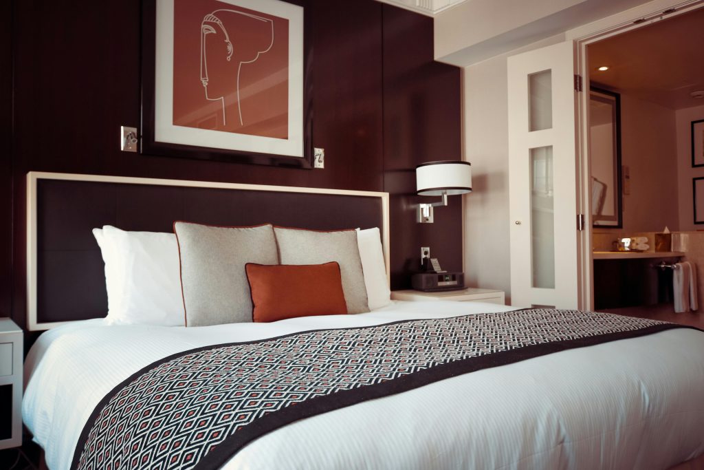 How to Create a Hotel-Like Bedroom Experience at Home