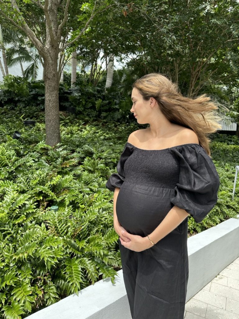 Why Linen Maternity Clothing Is A Game-Changer
