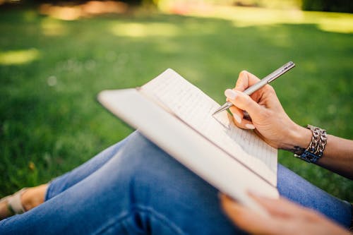 The Power of Journaling for Mental Clarity and Emotional Expression