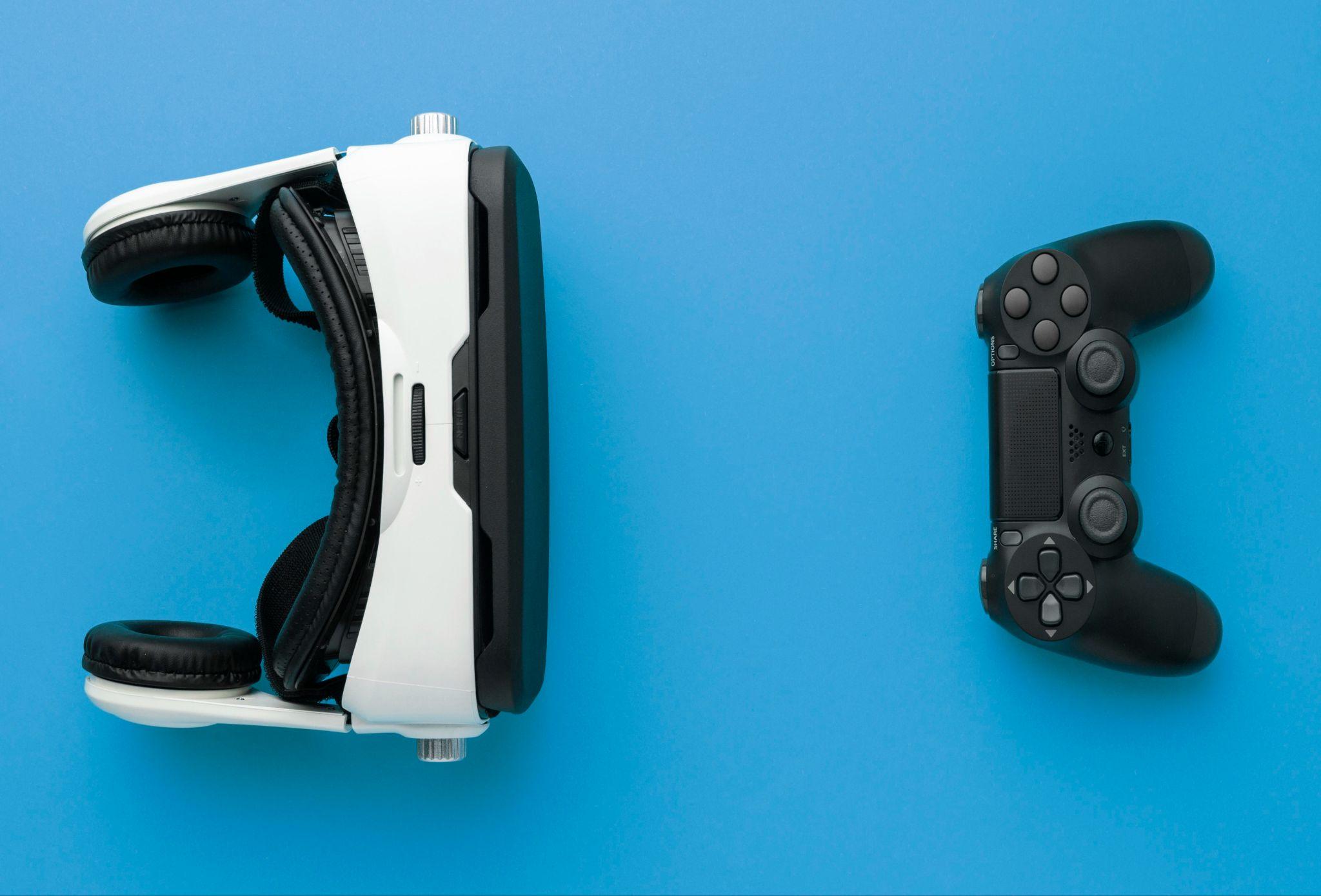 Best Gifts for Teenage Game Lovers: Game Console