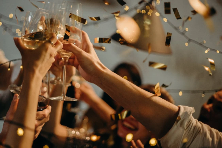 How to Throw a Casino-Themed Party for Your Husband