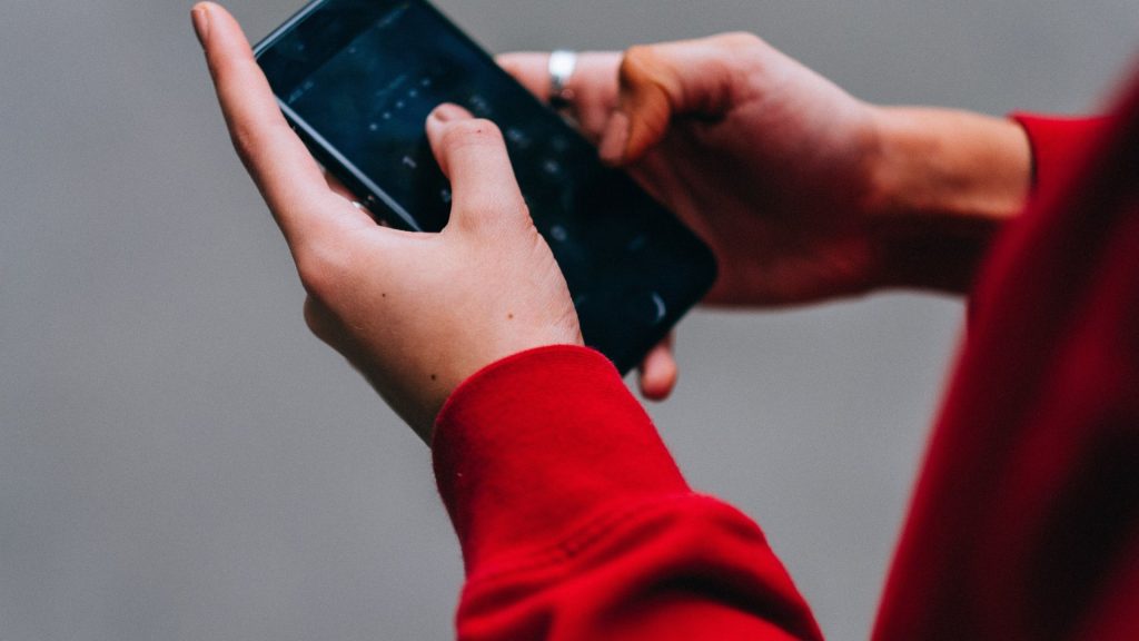 Should You Sell or Trade-In Your Old Phone? Here’s What You Need to Know