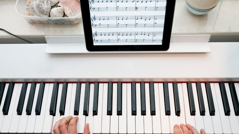 Choosing the Right Digital Piano: A Guide for Beginners and Experienced Players