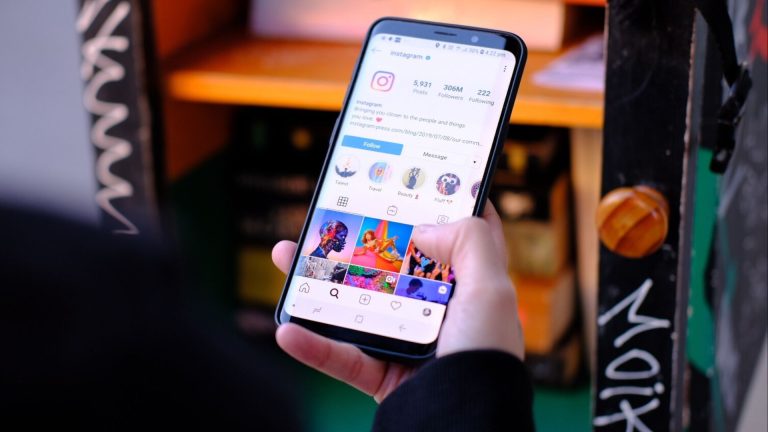 7 Inspiring Instagram Carousel Examples to Get Your Creative Juice Going