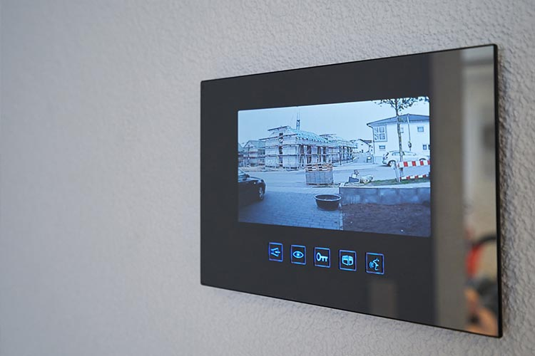 6 Reasons to Pick an IP Intercom System over a Traditional Intercom