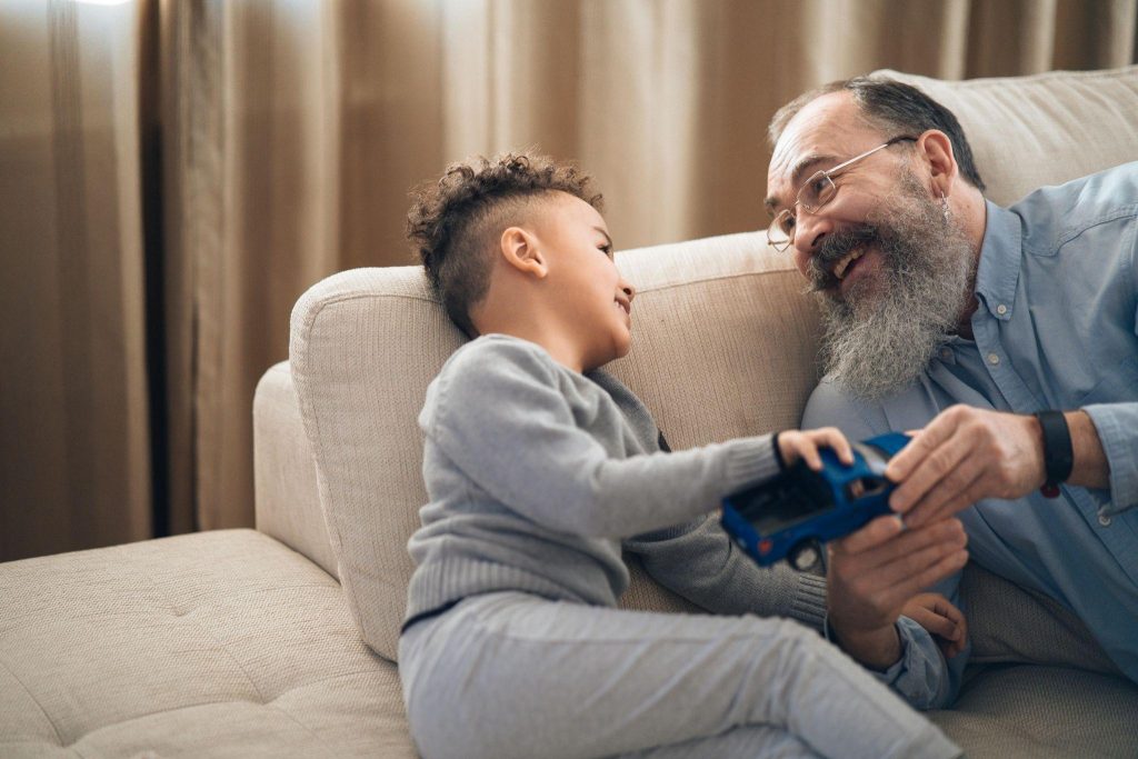 Bridging the Gap: How to Create Meaningful Connections Between Kids and Grandparents