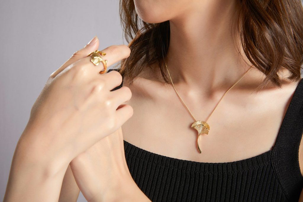 Mom-Approved Sparkle: Why Lab-Grown Jewelry Is Worth It