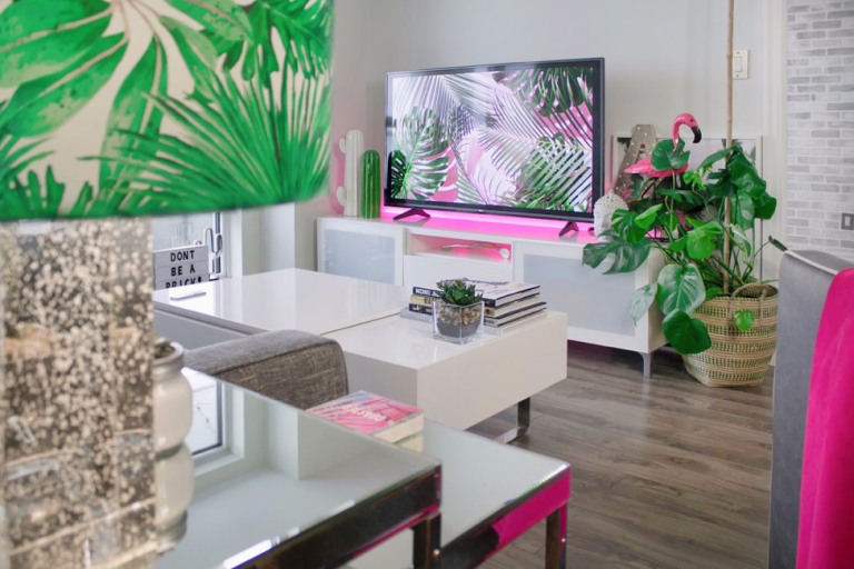 Coffee Tables That Wow: The Secret Is in the Metal Legs