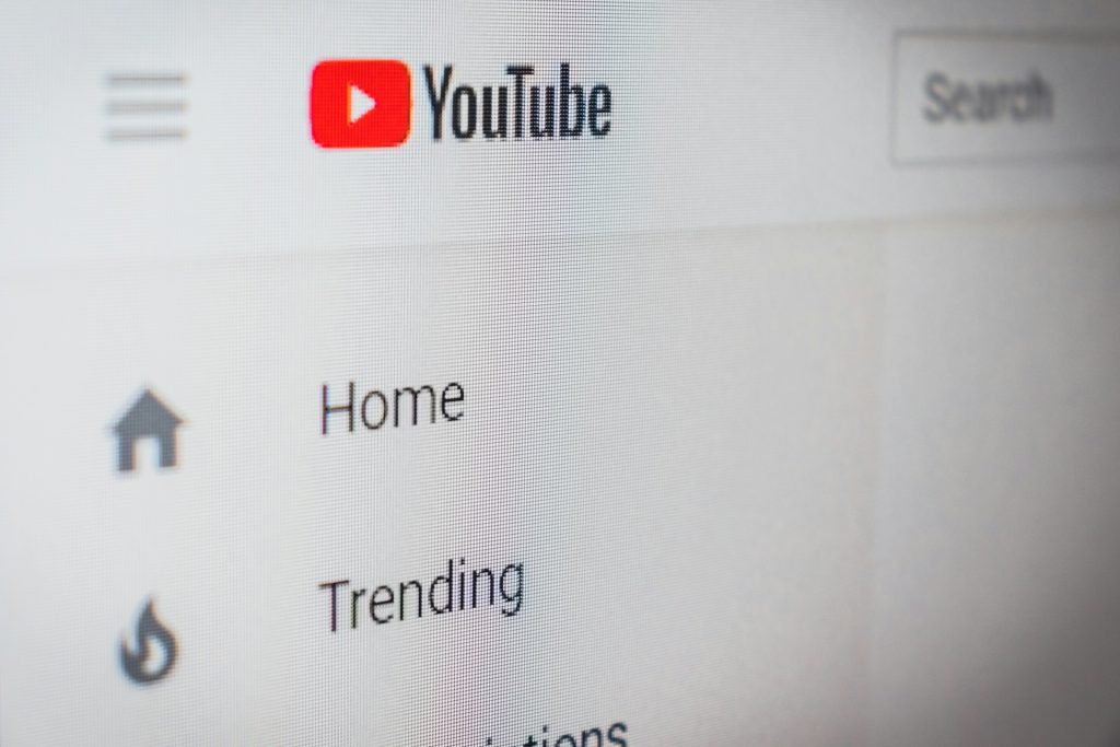 YouTube to MP4 Downloaders: Features, Pros & Cons