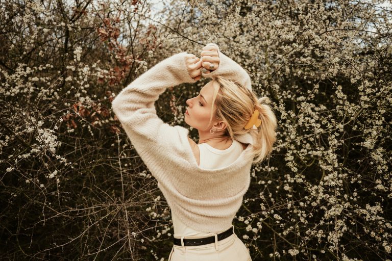 Confidence in Every Outfit: Dressing for Playdates, School Runs & You-Time
