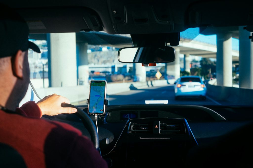 How Car Delivery Service Works in Major Metropolitan Areas